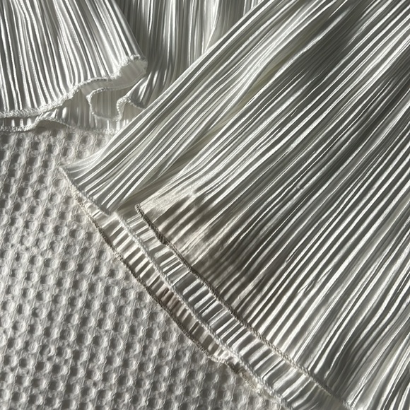 White Lounge Set - Picture 8 of 9